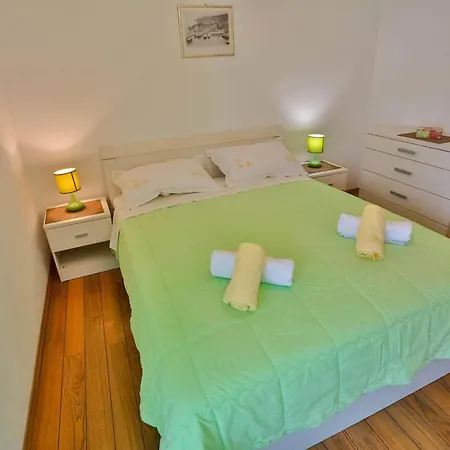 Lenka - Two Bedroom With Garden Terrace A4 * Sutivan