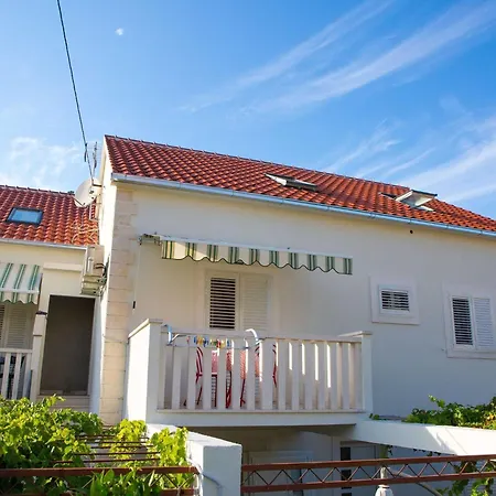 Lenka - Two Bedroom With Garden Terrace A4 * Sutivan