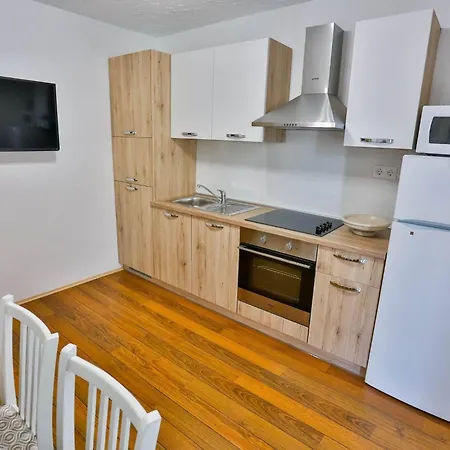 Lenka - Two Bedroom With Garden Terrace A4 Appartamento