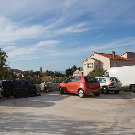 Lenka - Two Bedroom With Garden Terrace A4 Apartmán *