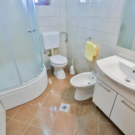 Lenka - Two Bedroom With Garden Terrace A4 Apartmán Sutivan
