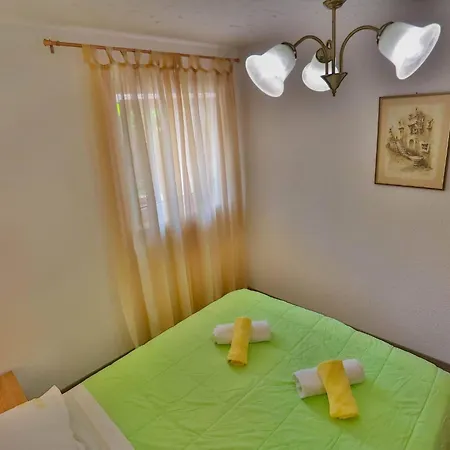 Apartmán Lenka - Two Bedroom With Garden Terrace A4